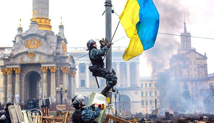 Пример идеального самоуничтожения: как Украина пришла к краху за 4 года