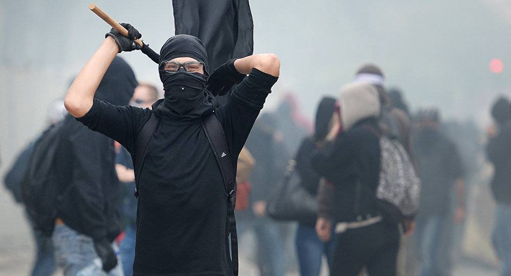 Молодежь Киргизии в радикальном штопоре Молодежь Киргизии в радикальном штопоре