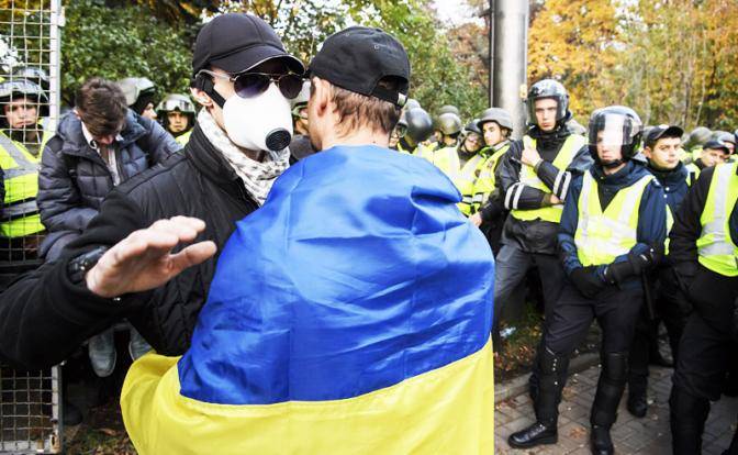 Украина ждет, когда все рухнет, а Россия разберется