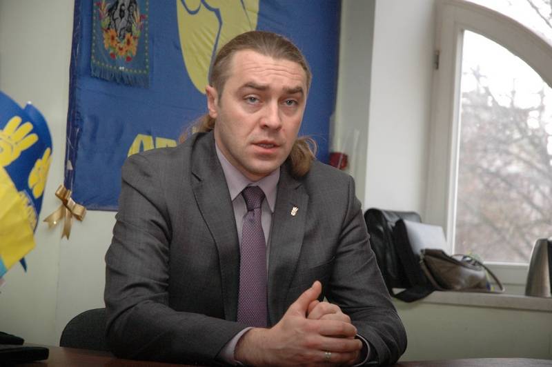 Националист Мирошниченко обвинил Тягнибока в предательстве