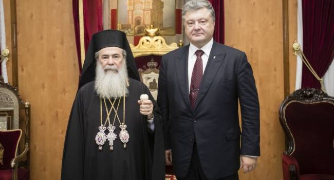Порошенко пытается купить независимость украинской церкви