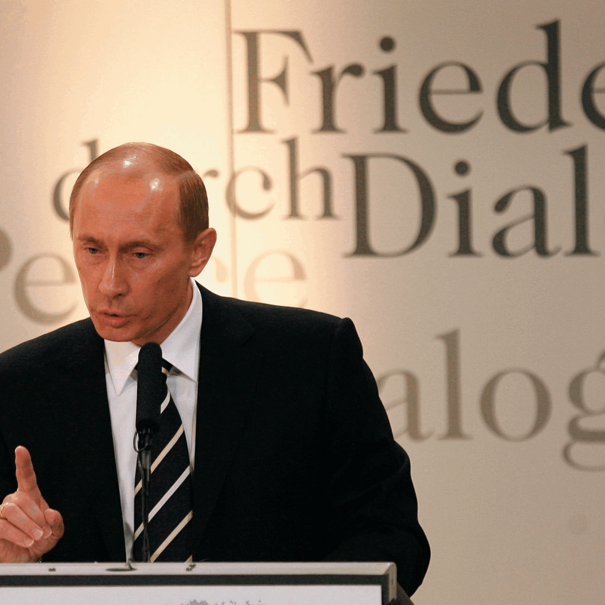 Зарубежные СМИ о речи в Мюнхене: Путин был прав, западный мир разрушил себя