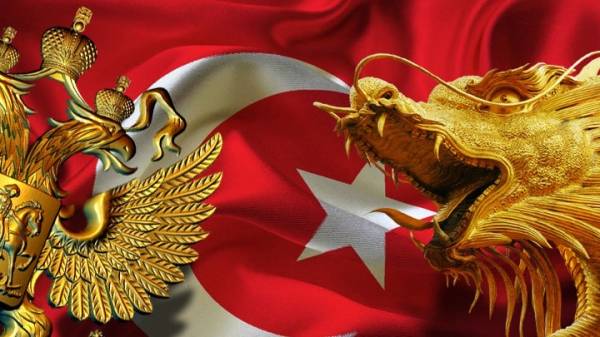 Турция ищет убежища под крылом России и Китая