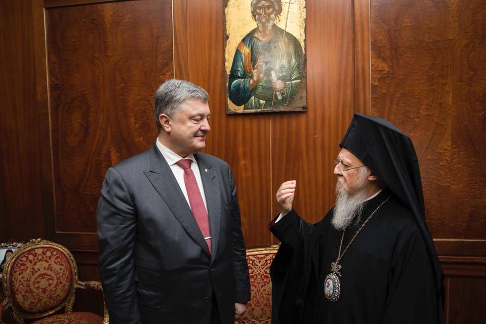 Как Порошенко ведет Украину к религиозной войне