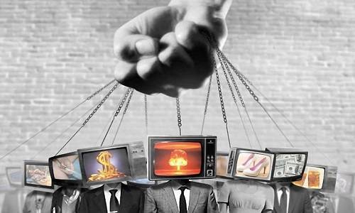 Как не свихнуться от разных политических реальностей, обуявших наши СМИ Как не свихнуться от разных политических реальностей, обуявших наши СМИ