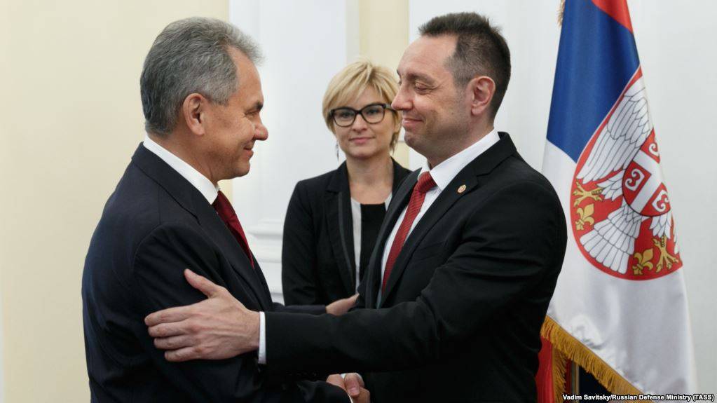 Глава Минобороны Сербии Вулин: Мы не поддержим антироссийскую истерию