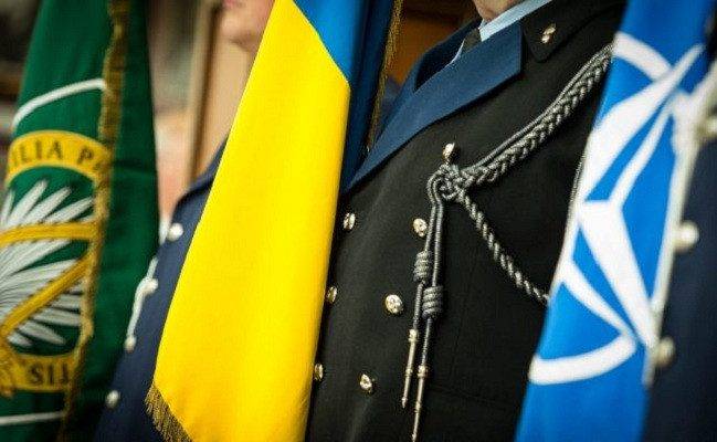 Украина "спасается" от РФ на Азове: Киев может обратиться к НАТО за помощью