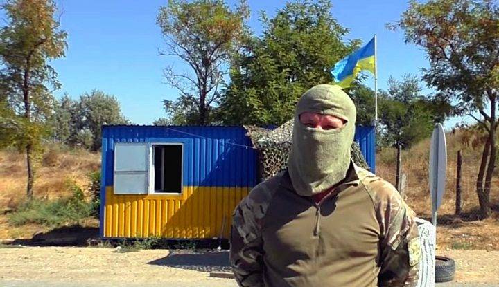 «Нас тут мучают»: украинцы рассказали правду о прохождении границы с Крымом