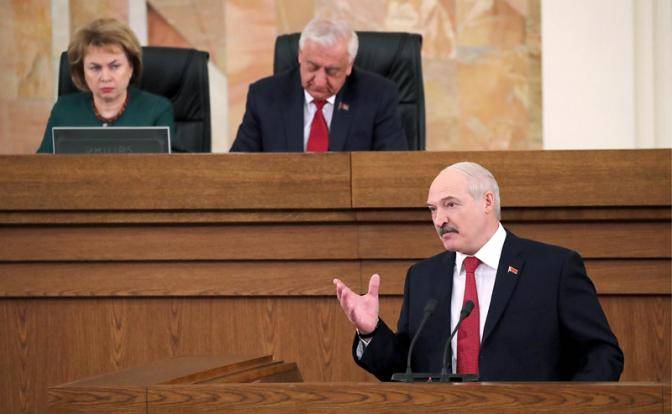 Вилы Лукашенко: Между шоком и долгами