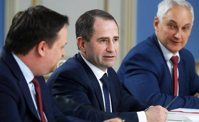 «Смотрящим» за Лукашенко будет экс-премьер Чечни «Смотрящим» за Лукашенко будет экс-премьер Чечни
