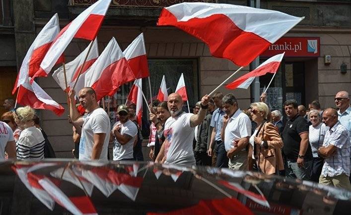 Антиукраинские митинги захлестнули Польшу