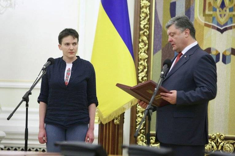 И сдаться рады, да патриотизм зашкаливает: Киев ищет способ решить "азовский вопрос"