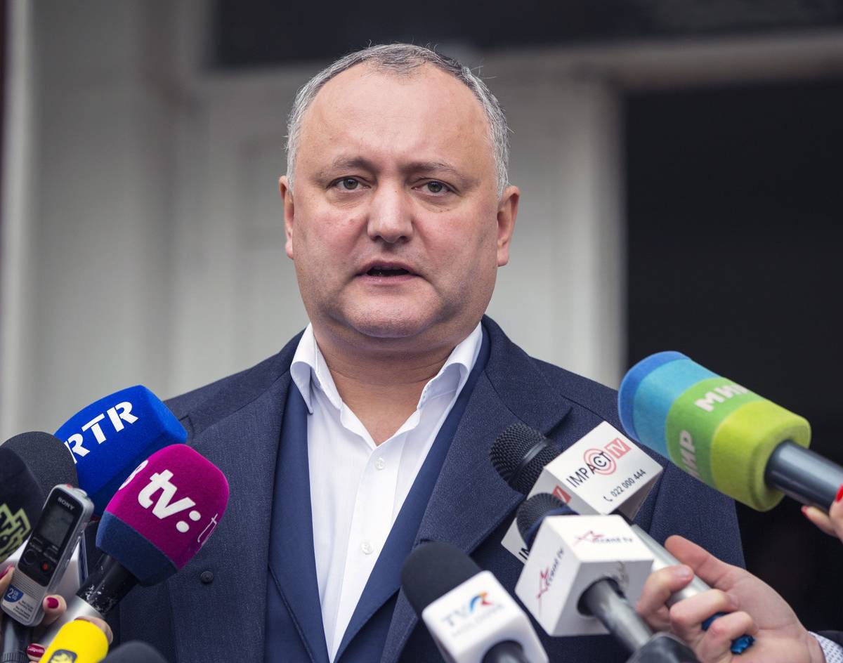Президента Молдавии отстранили от должности