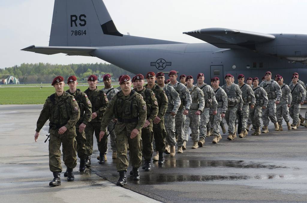 Военная база США в Польше обострит политические противоречия в Европе