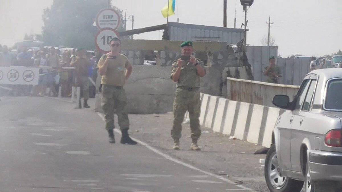 Украина полностью переоборудует свои КПП на границе с Крымом