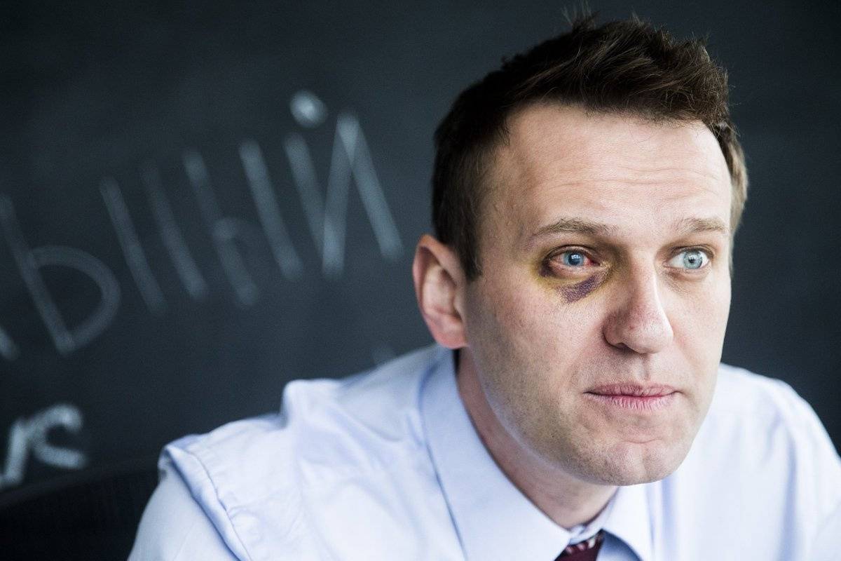 Зачем Навальному формируют образ жертвы?