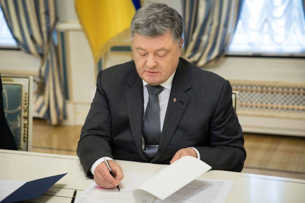 Почему Порошенко не прекращает войну на Донбассе?