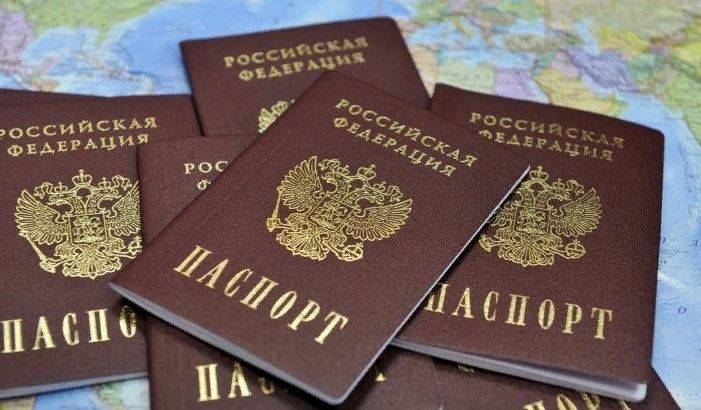 Почему жителям Донбасса трудно получить паспорт РФ