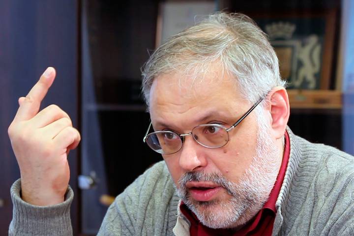 Хазин раскрыл причины отказа либералов РФ на тайное «предложение свалить»