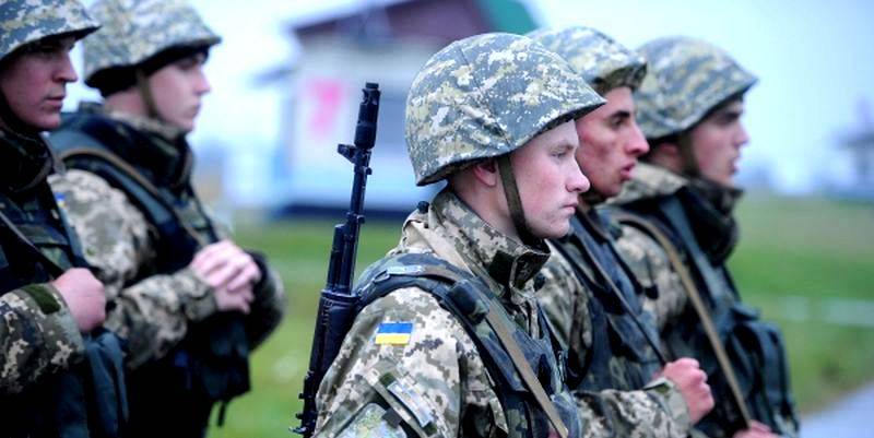 Молодые украинцы не хотят воевать за Порошенко