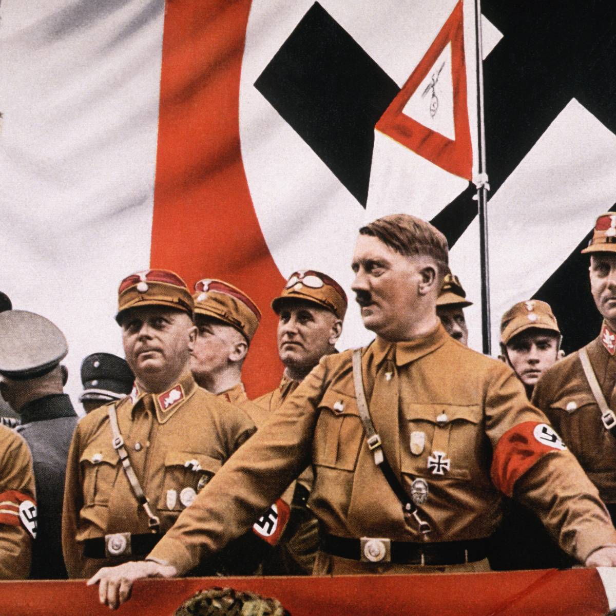 ЦРУ: Гитлер оказался не тем, за кого себя выдавал
