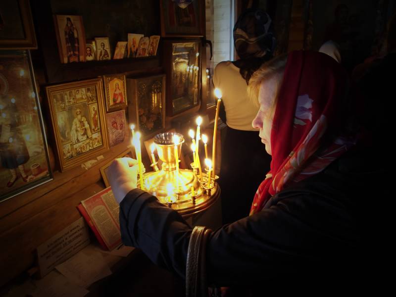 Зачем Порошенко пытается расколоть православную церковь?