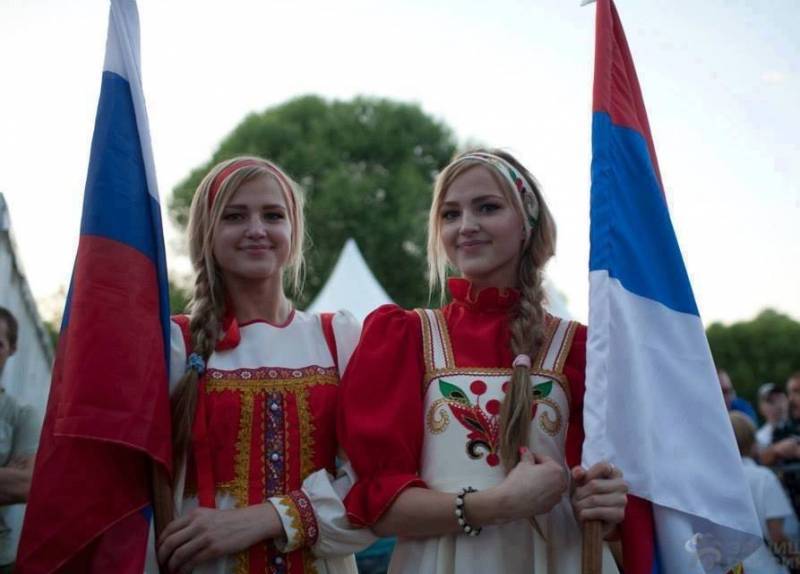Байки о сербском нейтралитете и двух стульях Байки о сербском нейтралитете и двух стульях
