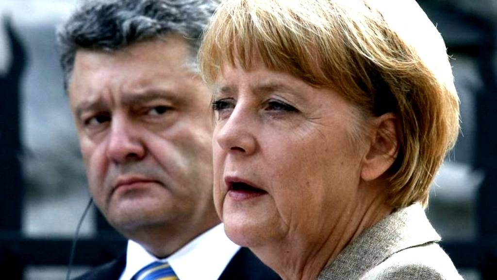 Ангелу Меркель встретили на Украине лозунгом нацистов