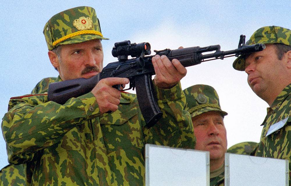 Почему Лукашенко не раздаст оружие населению