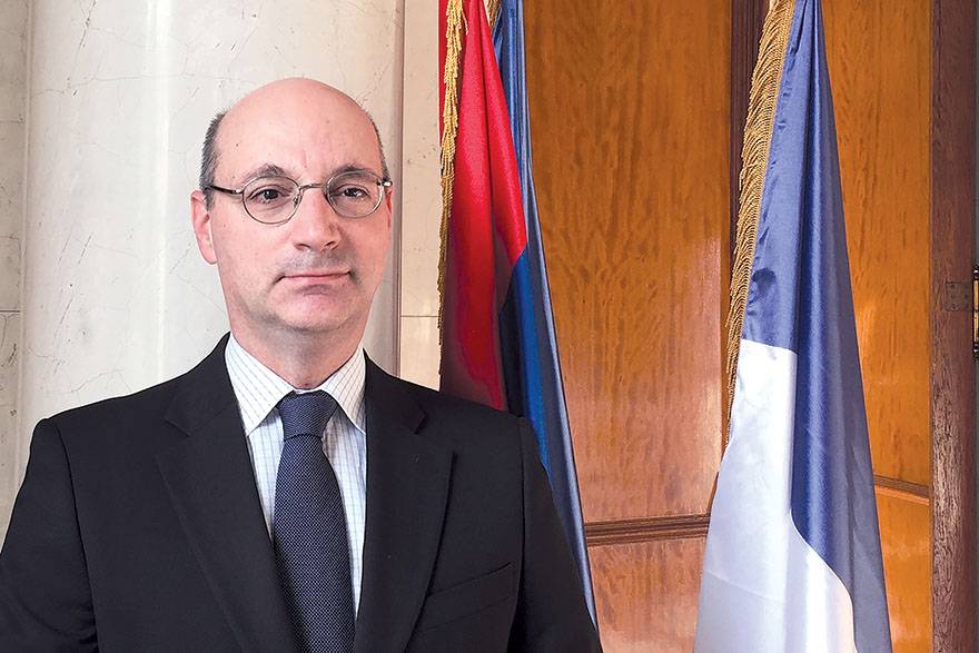 Посол Франции Фредерик Мондолини извинился перед главой Сербии за невежество