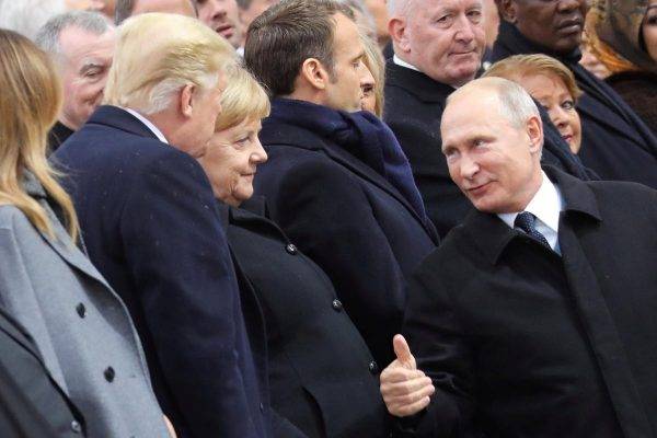 Политический фокус: как Путин одним пальцем "перевернул" встречи в Париже