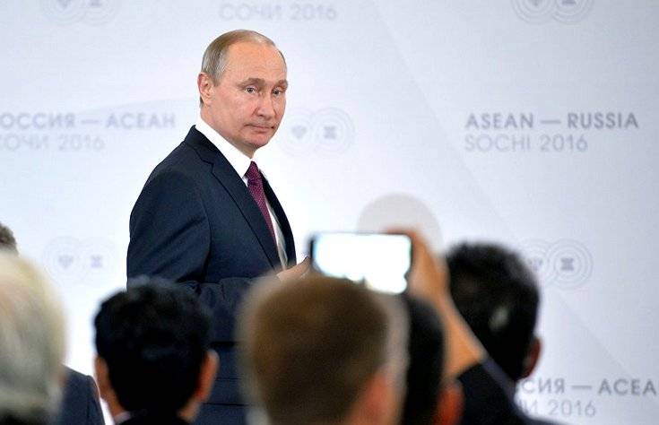 Путин «зазвенел»: от президента России потребовали пройти через рамку