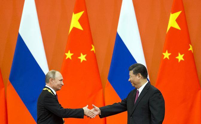 Китай зовет Россию отнять власть над миром у США
