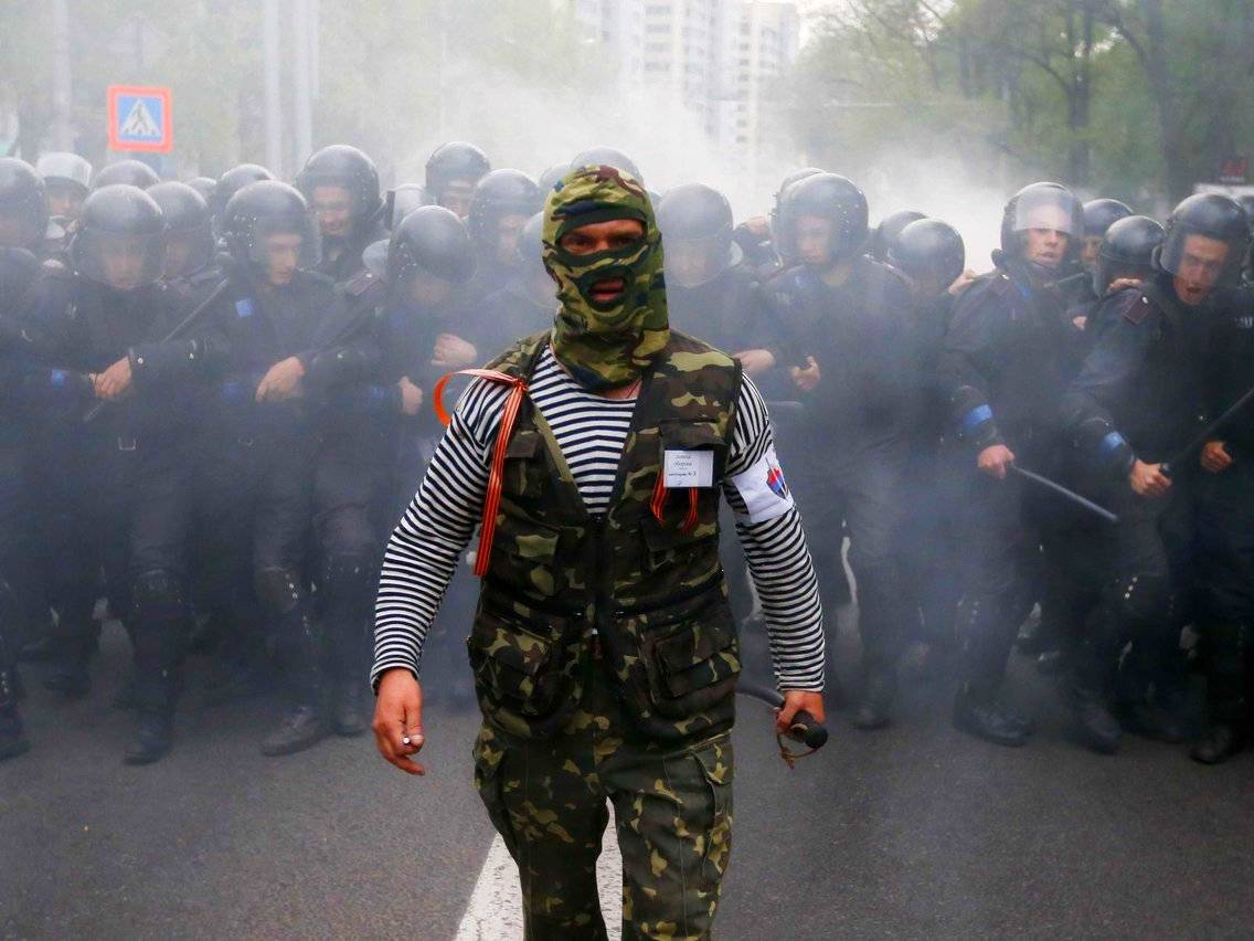 Сделайте их жизнь невыносимой: США советуют «устроить революцию» на Донбассе
