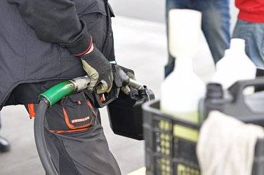 Почему растут цены на бензин?