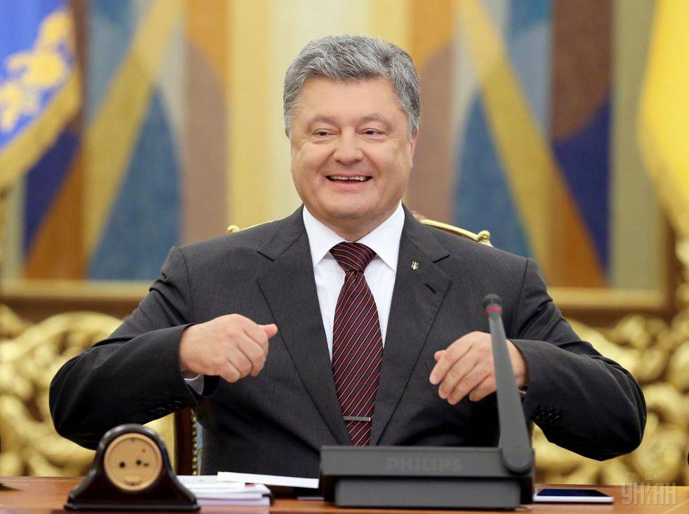 Рада ввела военное положение в десяти регионах Украины