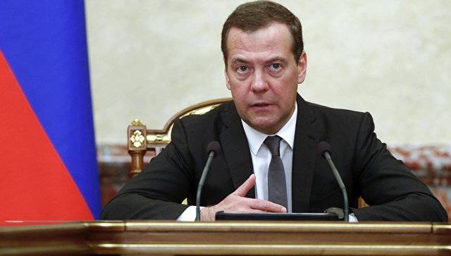Медведев: отношения с Киевом будут ухудшаться