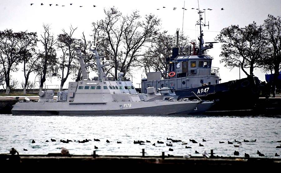 Эстония потребовала от России освободить украинские корабли