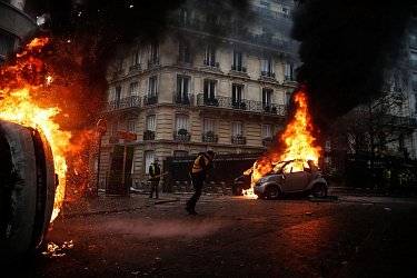 Истинная причина беспорядков в Париже — отвлечение внимания от миграции