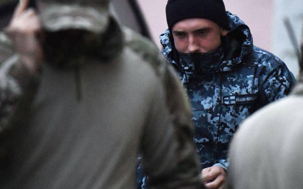 Керченский пролив открыт: за что пострадали украинские военные моряки?