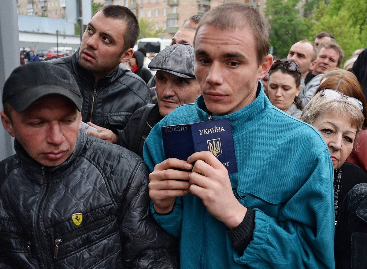 По личному поручению президента: украинцам готовят массовое гражданство РФ?