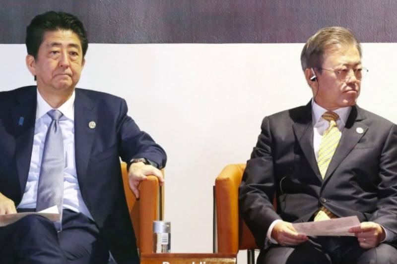 Япония обдумывает санкции против Южной Кореи