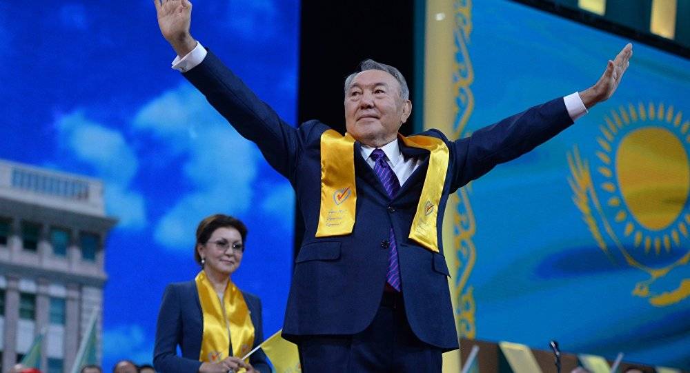 Назарбаев строит в Казахстане цифровую диктатуру