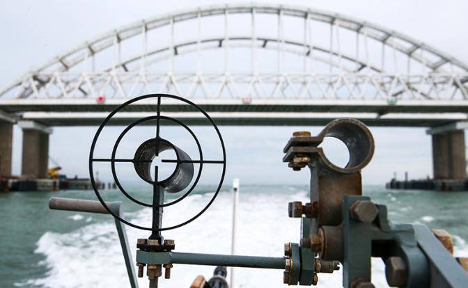 ФСБ сгущает краски: За Крымский мост украинские катера разнесли бы в пыль