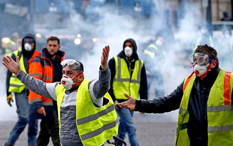 Восстание Европы: Протесты «желтых жилетов» перекинулись на Черногорию