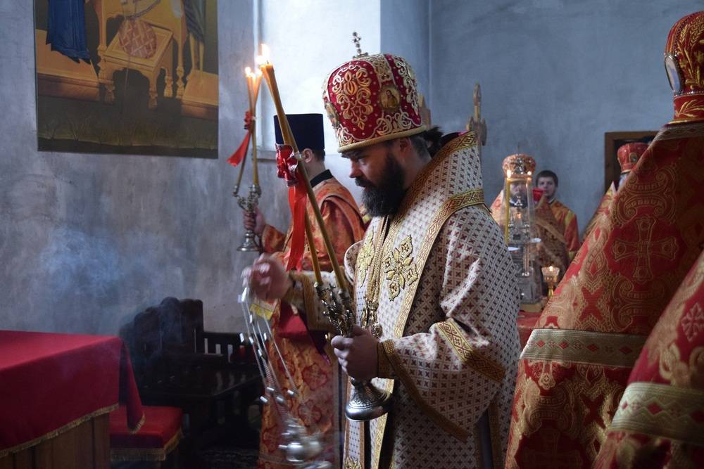 СБУшники не пропустили донецкого митрополита к прихожанам