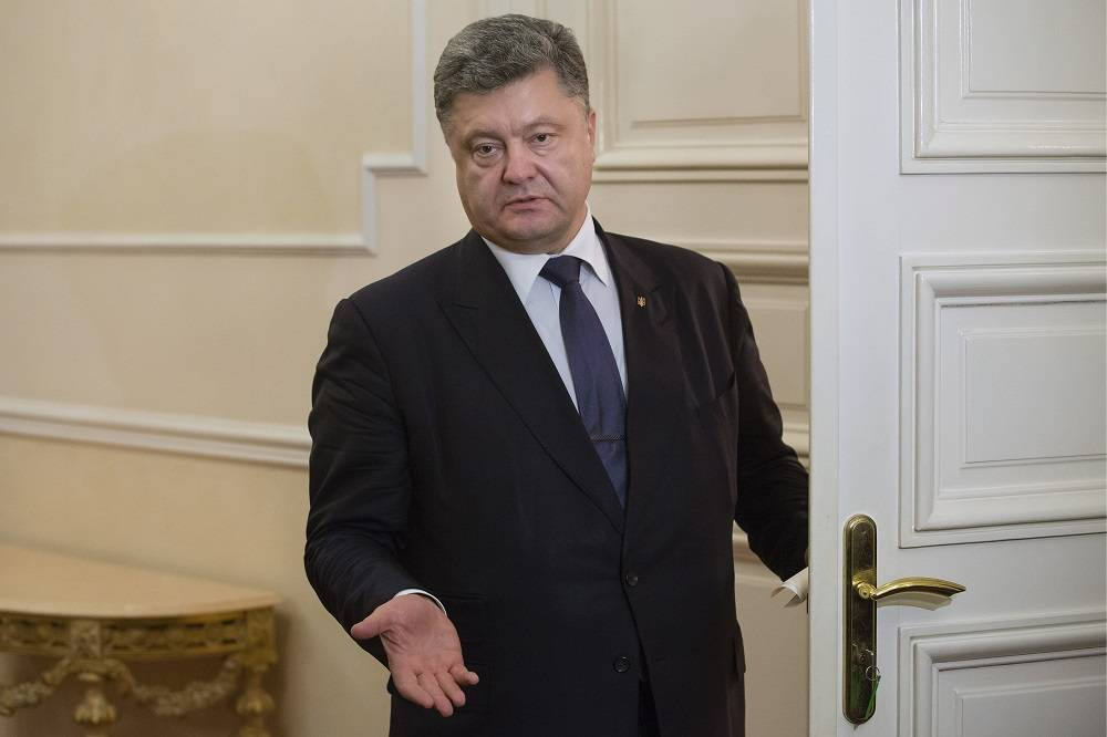 Порошенко выбыл из тройки лидеров на пост президента Украины