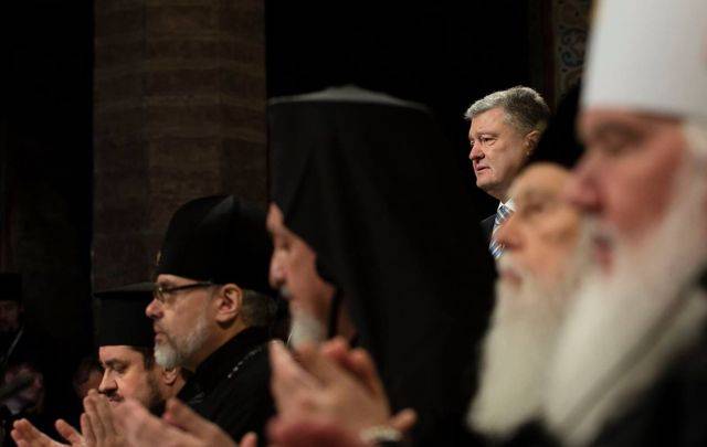 «Поместный собор» в Киеве закончился поражением Порошенко
