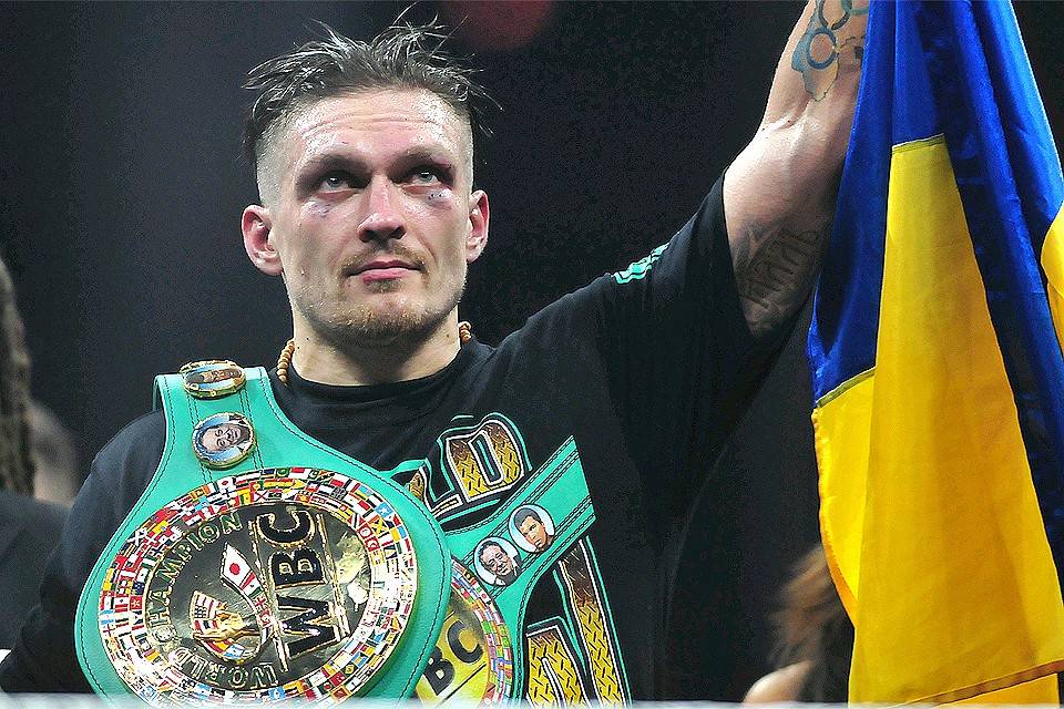 Украинский боксер Усик завоевал на родине титул агента ФСБ
