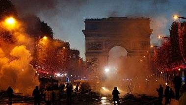 Недострадавшие: почему не получилась новая французская революция